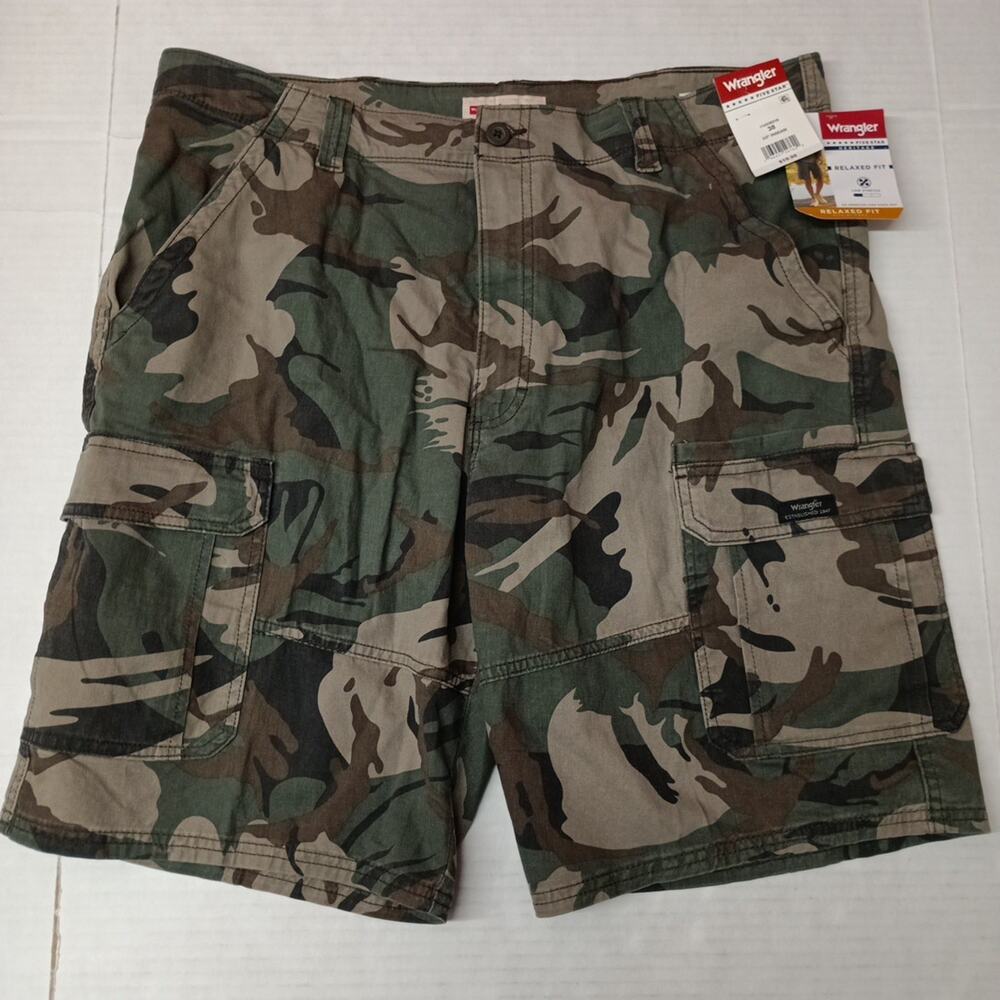 Wrangler Cargo Shorts Men's 38 Camo 10" Inseam Relaxed Fit